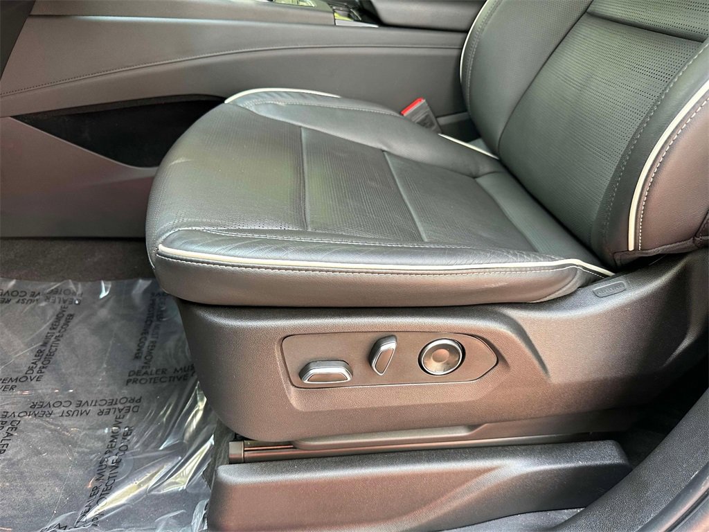 Certified 2024 Cadillac Escalade ESV Sport w/ LPO, ONYX Package image 3