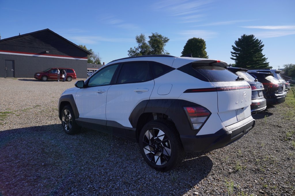 Used 2025 Hyundai Kona SEL AWD/4WD image 5