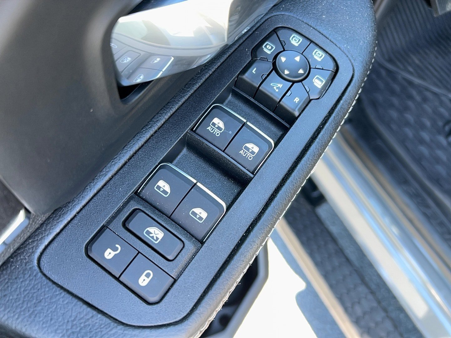 Used 2026 RAM 3500 Laramie w/ Night Edition AWD/4WD image 15