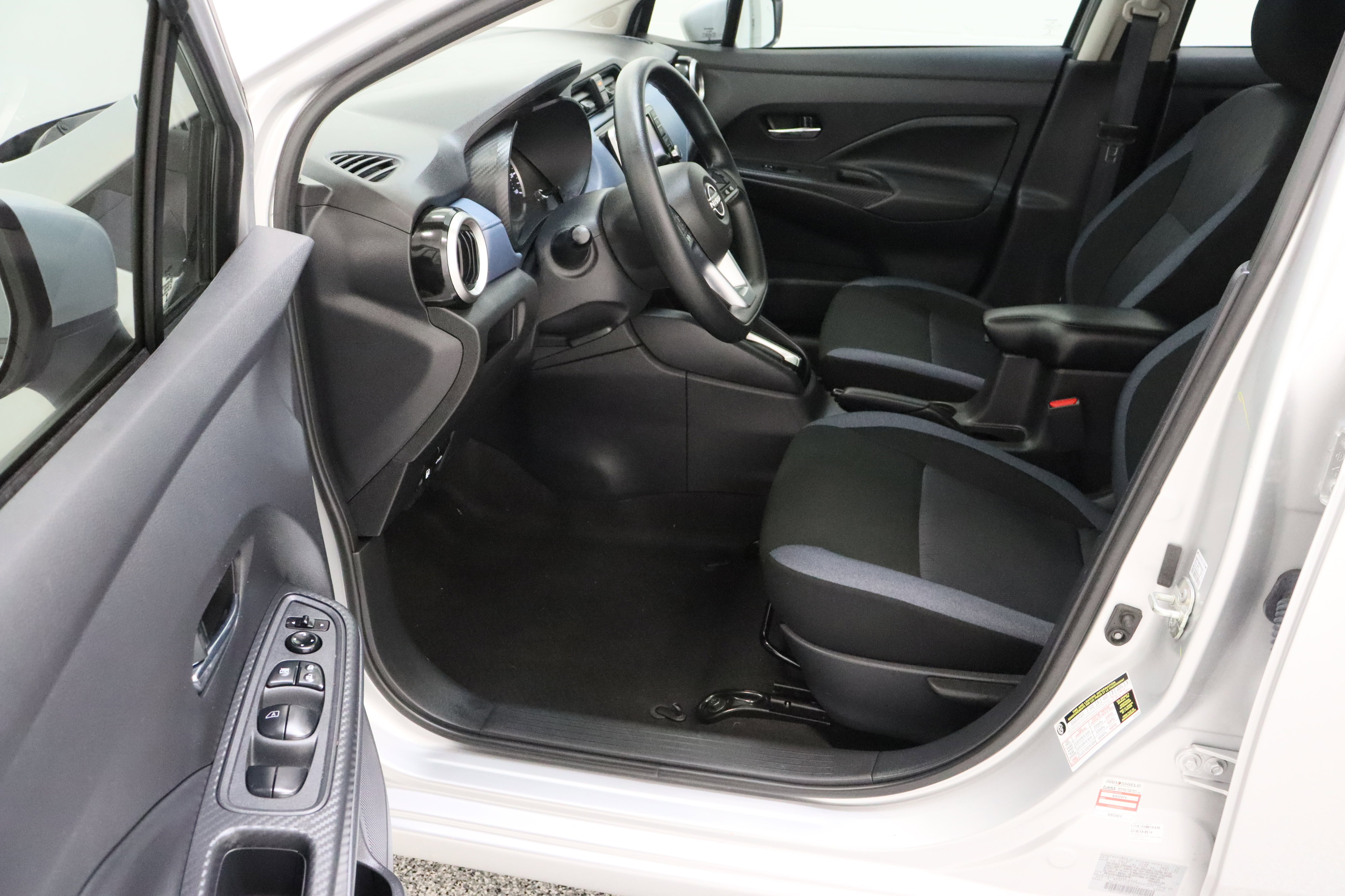 Used 2025 Nissan Versa SV w/ Trunk Package image 14