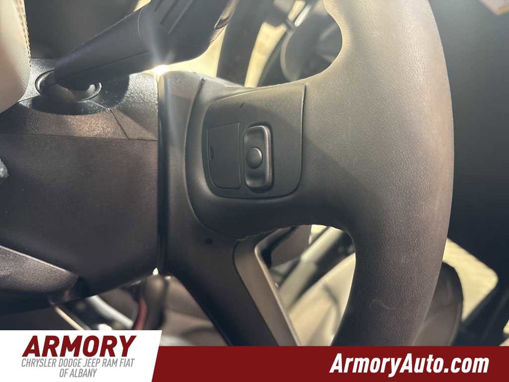 Used 2025 Jeep Compass Limited image 11