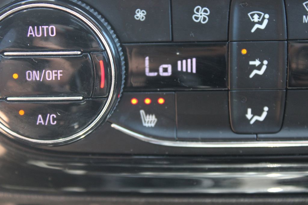 Used 2020 Buick Encore GX Select w/ Sport Touring Package FWD image 28