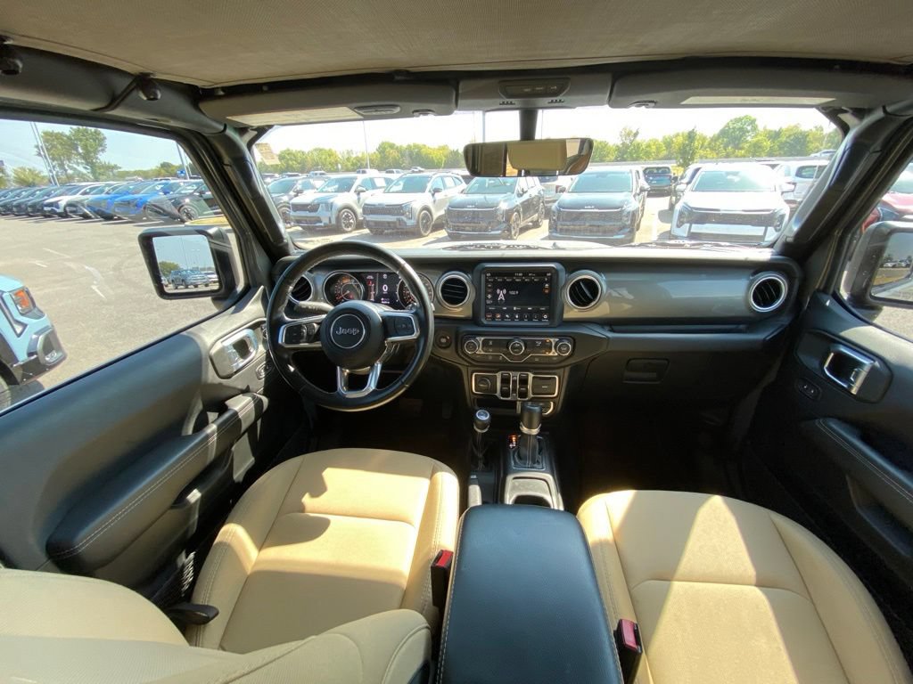 Used 2022 Jeep Wrangler Unlimited Sahara AWD/4WD image 19