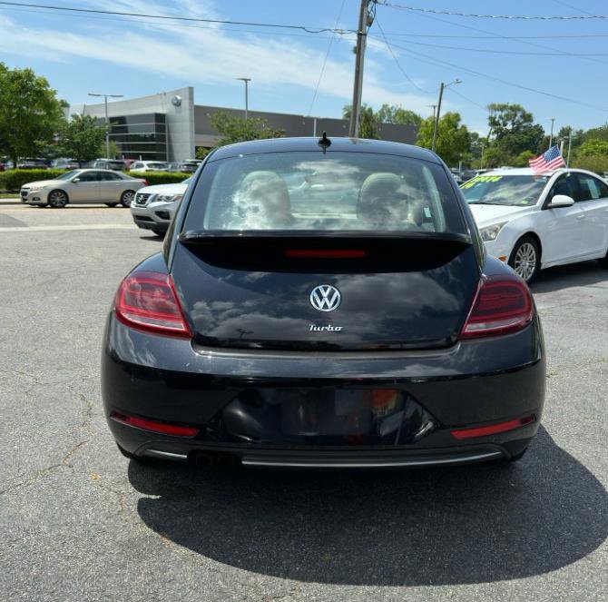 Used 2017 Volkswagen Beetle 1.8T SE FWD image 9