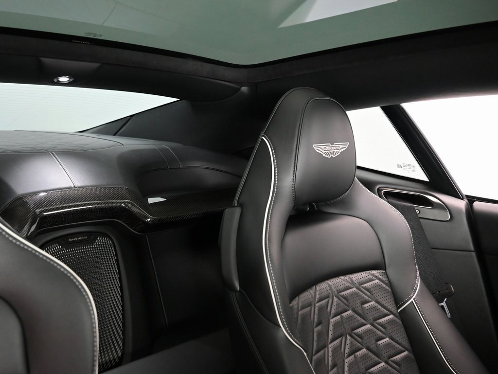 Used 2025 Aston Martin Vanquish image 21