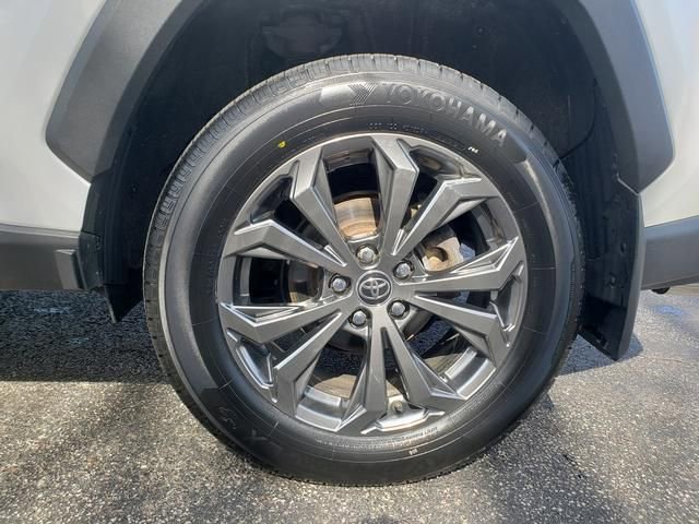 Used 2023 Toyota RAV4 XLE Premium image 20