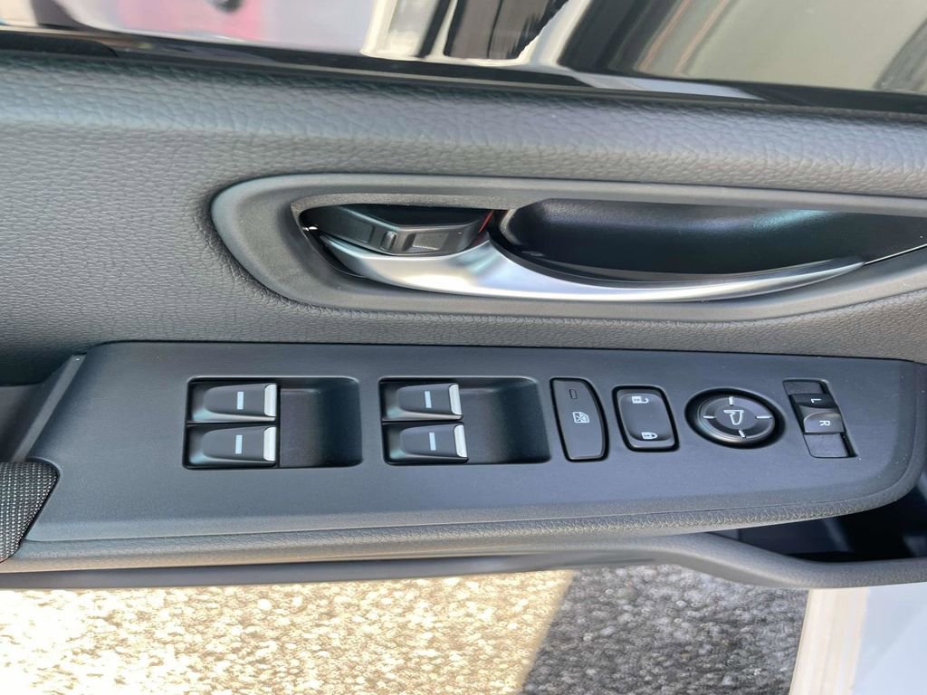 New 2026 Honda Pilot Sport image 18