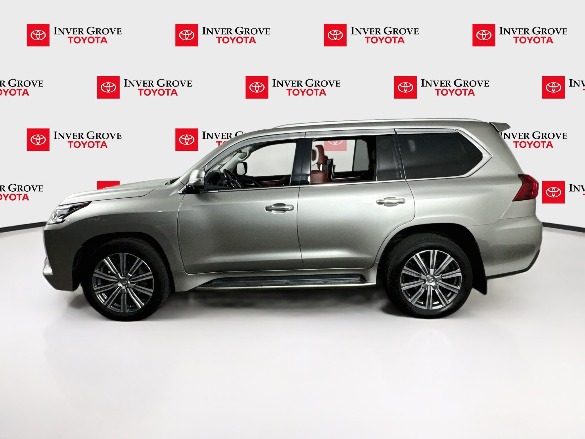 Used 2017 Lexus LX 570 4WD w/ Luxury Package image 8