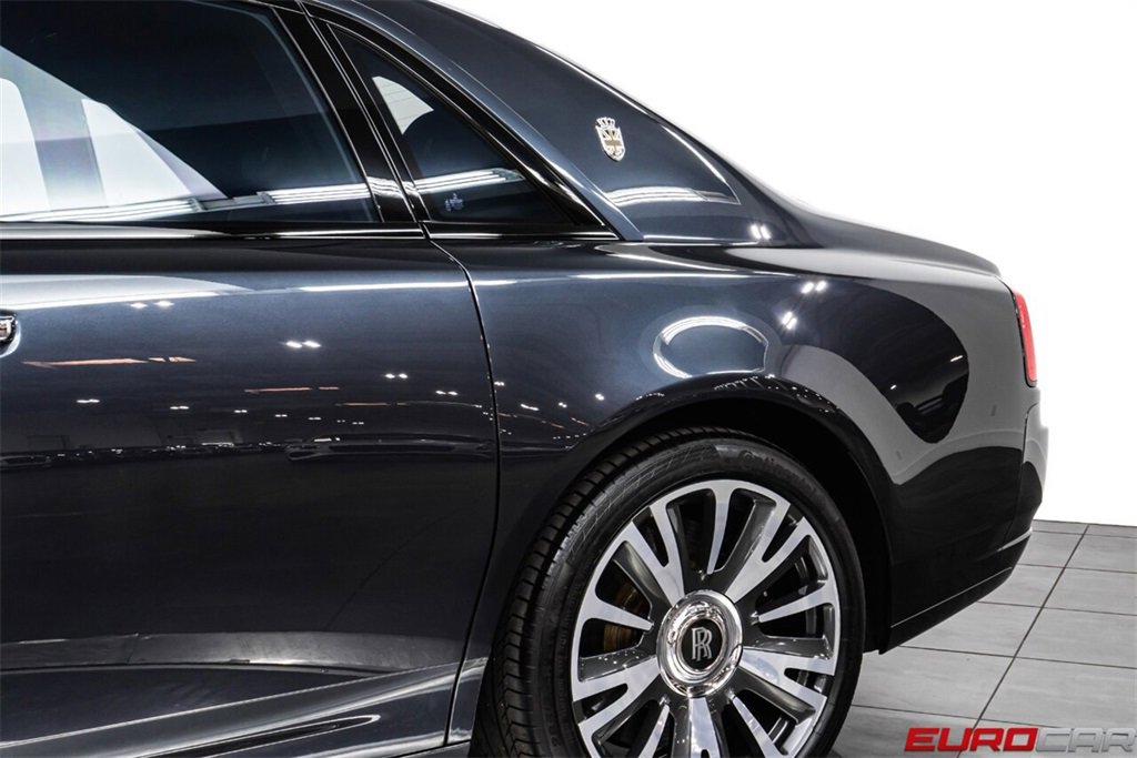 Used 2019 Rolls-Royce Ghost image 17