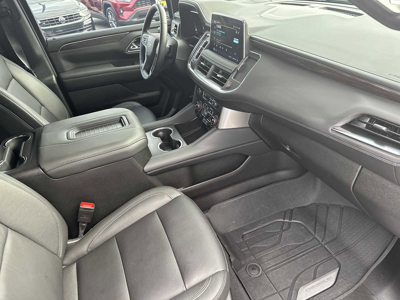 Used 2024 Chevrolet Suburban Z71 w/ Luxury Package image 28