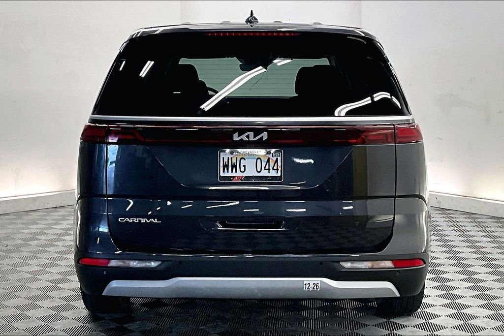 Used 2023 Kia Carnival LX FWD image 3