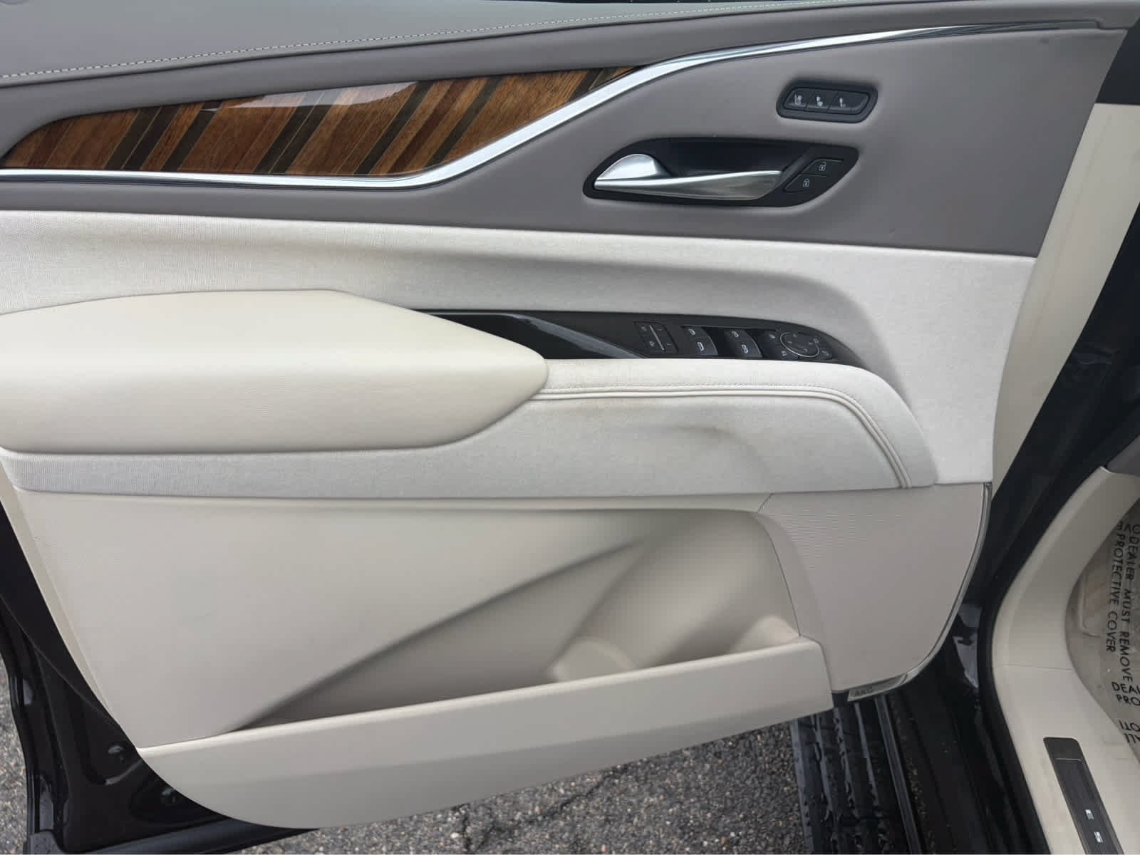 Certified 2023 Cadillac Escalade Sport Platinum w/ LPO, Floor Liner Package AWD/4WD image 10
