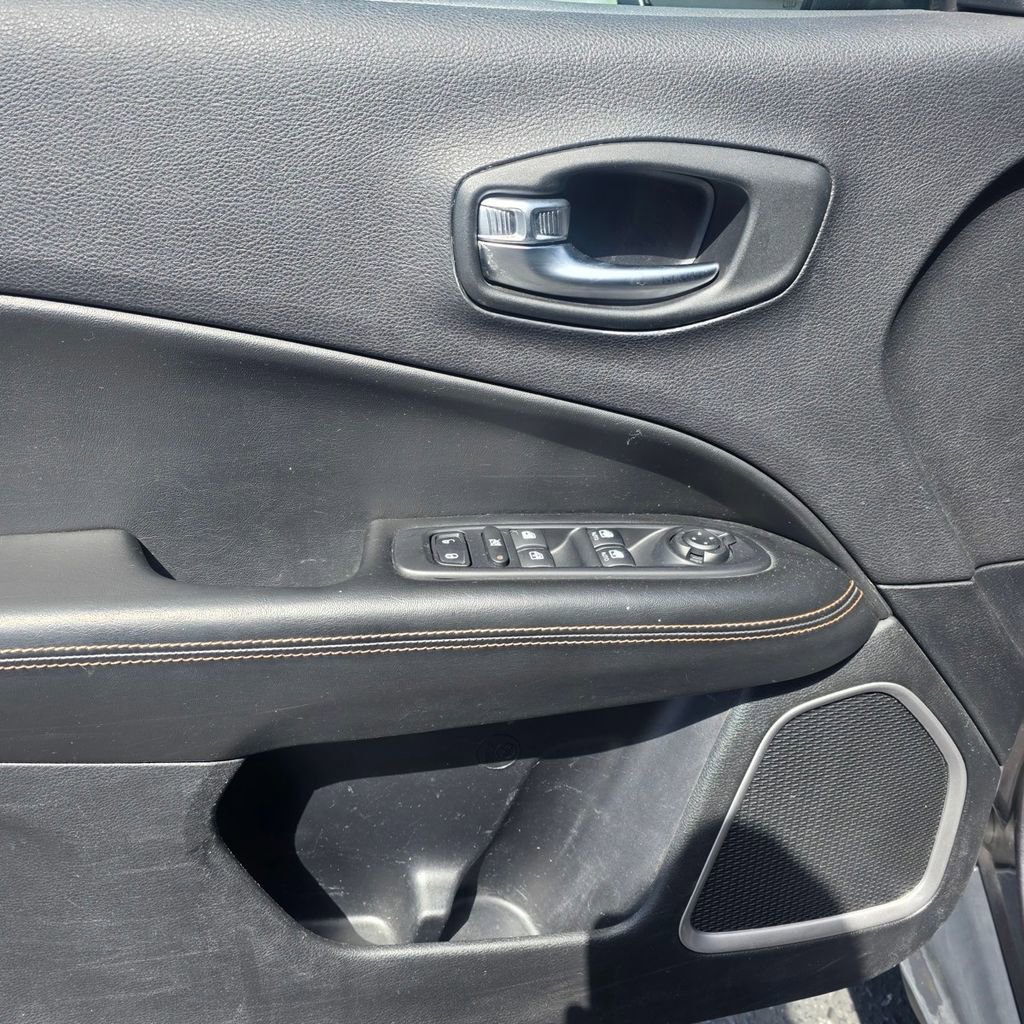 Used 2019 Jeep Compass Limited w/ Safety & Security Group image 12