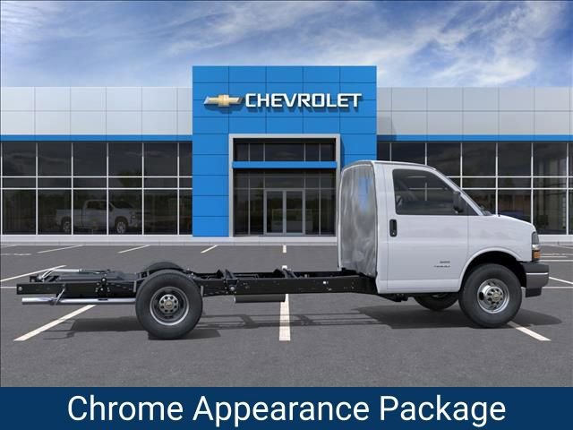 New 2025 Chevrolet Express 4500 w/ Power Convenience Package RWD image 5