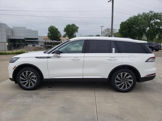 New 2026 Lincoln Aviator AWD image 8