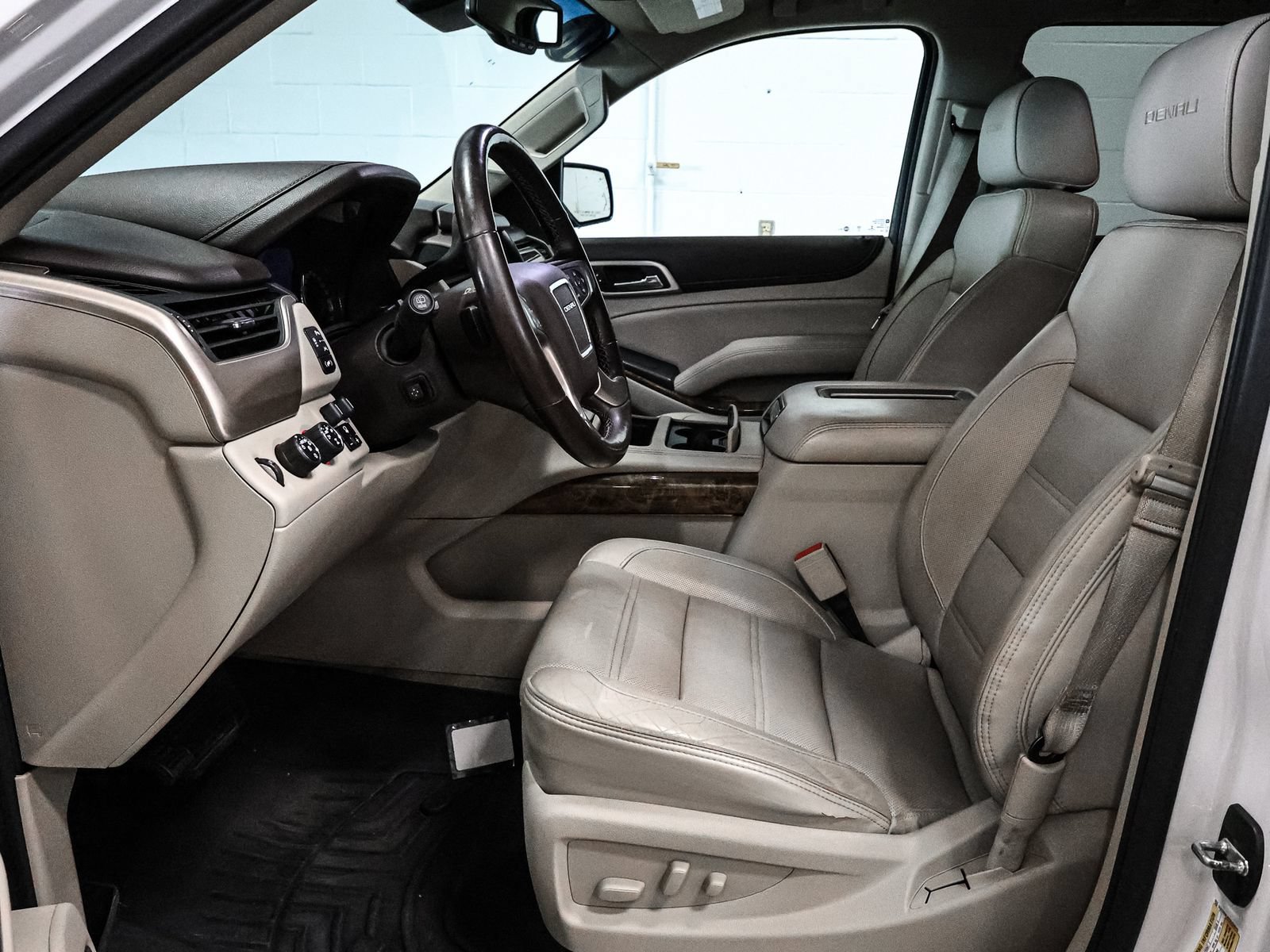 Used 2016 GMC Yukon XL Denali AWD/4WD image 23