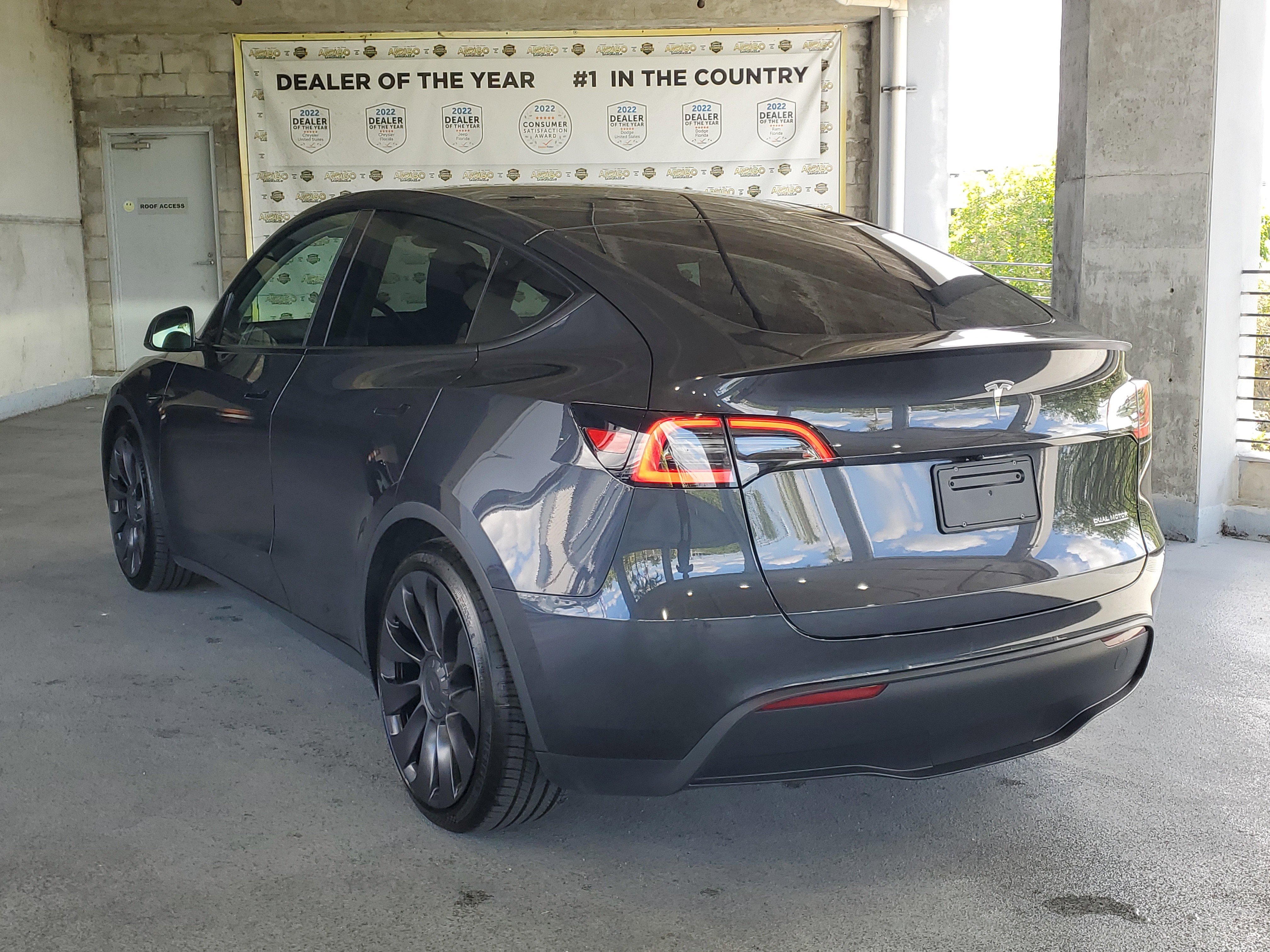 Used 2024 Tesla Model Y Performance AWD/4WD image 3