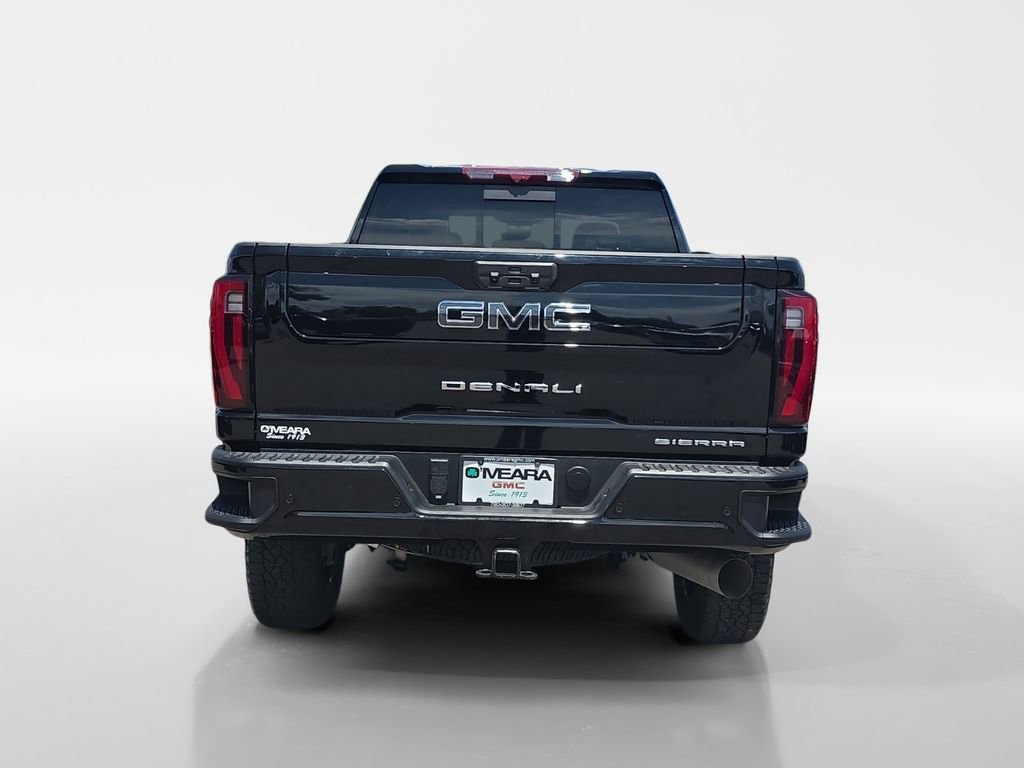 Used 2024 GMC Sierra 3500 Denali Ultimate AWD/4WD image 4