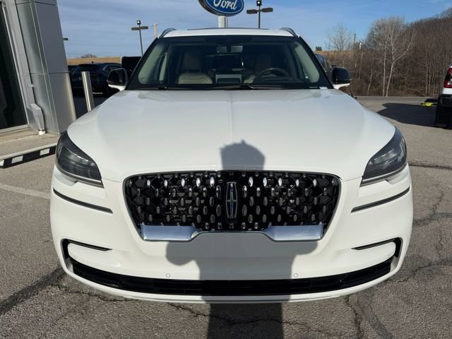 Used 2023 Lincoln Aviator Grand Touring w/ Equipment Group 301A AWD/4WD image 2