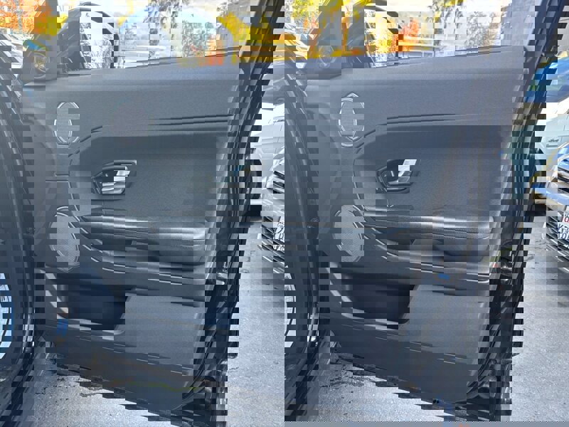 Used 2014 Land Rover Range Rover Evoque Pure Premium image 12