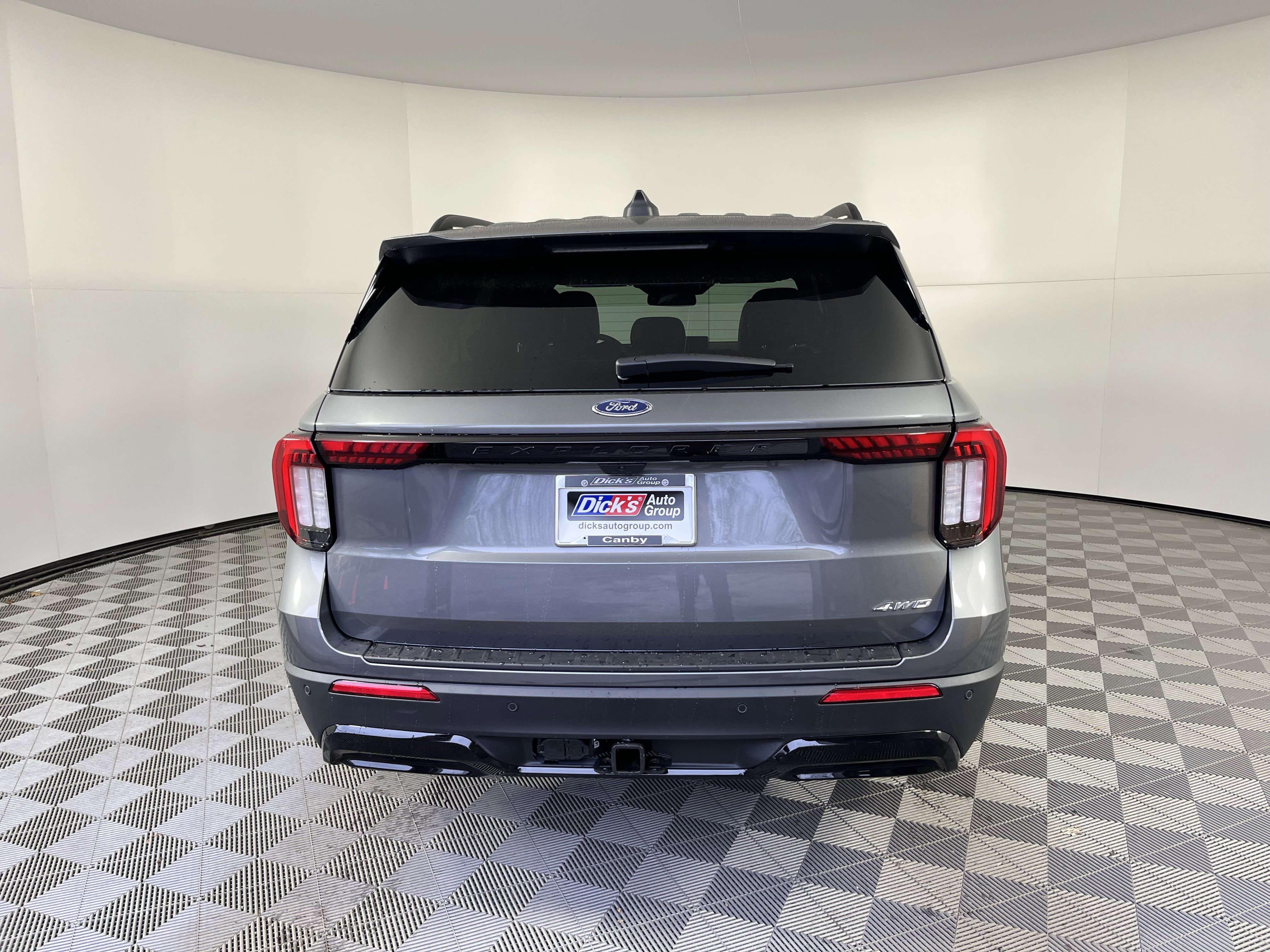 New 2026 Ford Explorer ST-Line w/ ST-Line Street Pack image 4