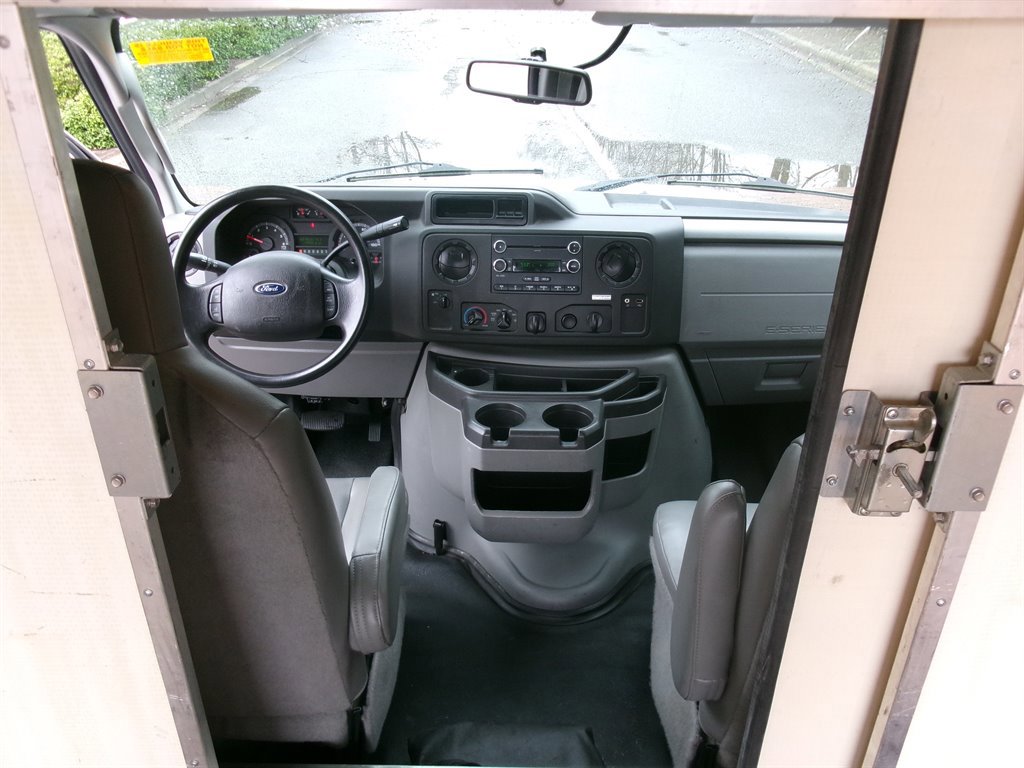 Used 2017 Ford E-350 and Econoline 350 Super Duty RWD image 43