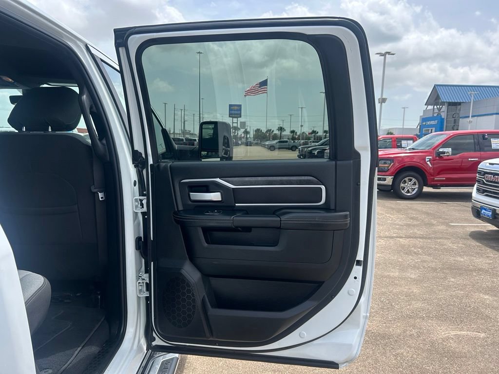 Used 2024 RAM 3500 Big Horn AWD/4WD image 14