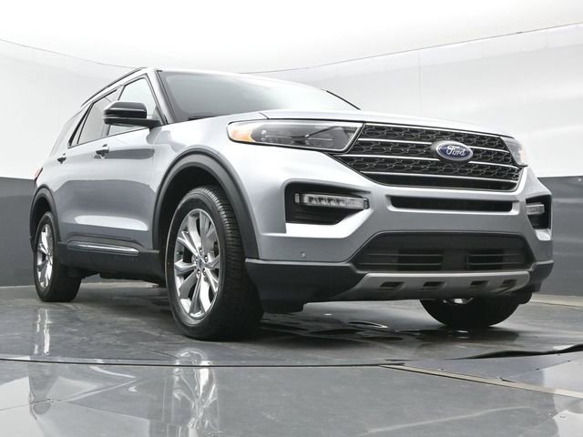 Used 2023 Ford Explorer XLT w/ Equipment Group 202A AWD/4WD image 27