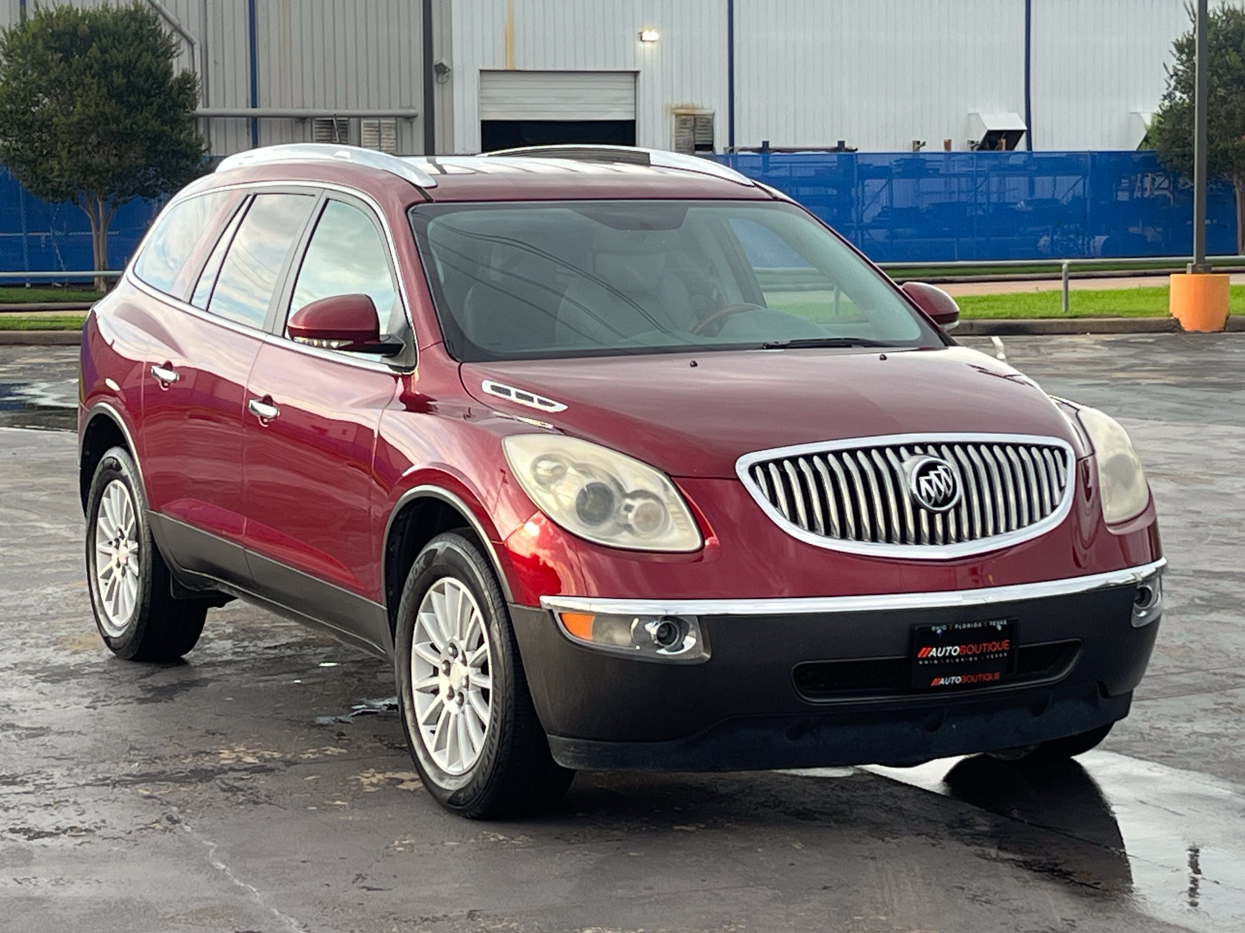 Used 2011 Buick Enclave CXL FWD image 3