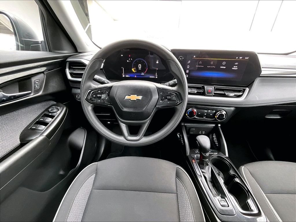 Used 2024 Chevrolet TrailBlazer LS FWD image 18