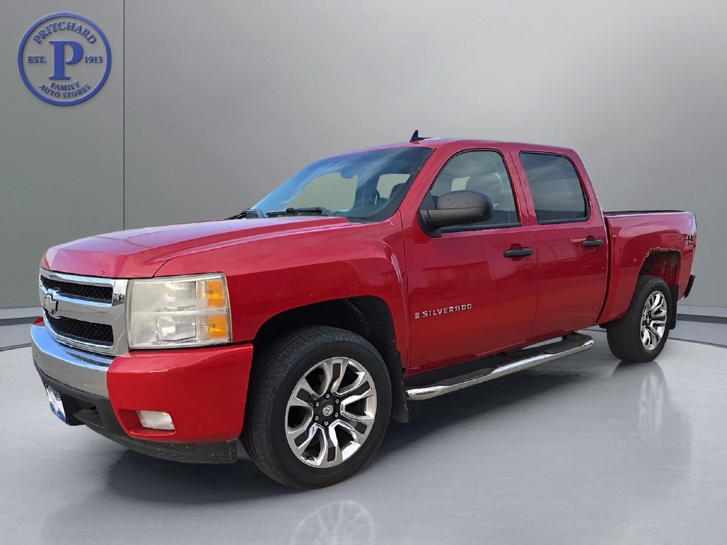 Used 2007 Chevrolet Silverado 1500 LT w/ 1LT Convenience Package AWD/4WD image 3