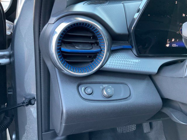 Used 2026 Chevrolet Trax LT FWD image 8