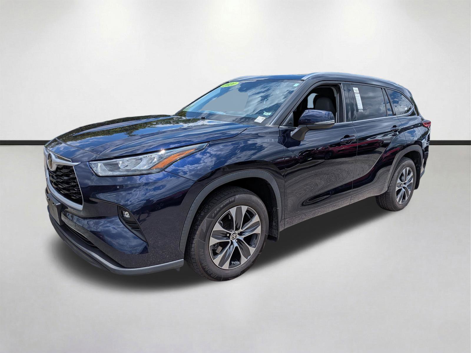 Used 2020 Toyota Highlander XLE AWD/4WD image 8