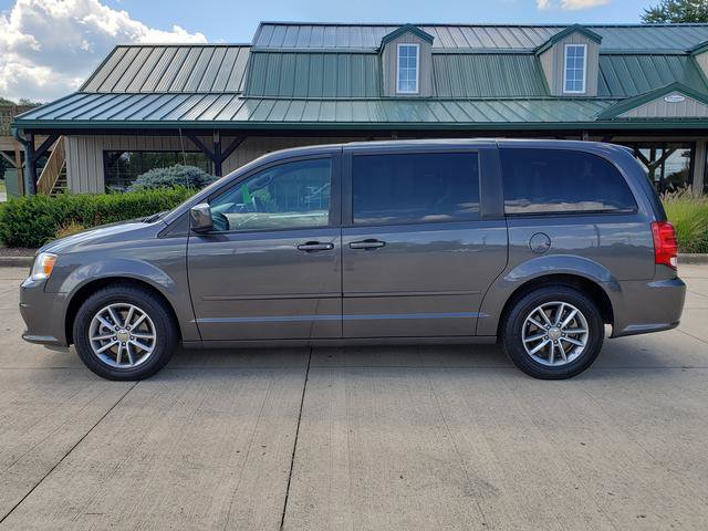 Used 2016 Dodge Grand Caravan SE FWD image 2