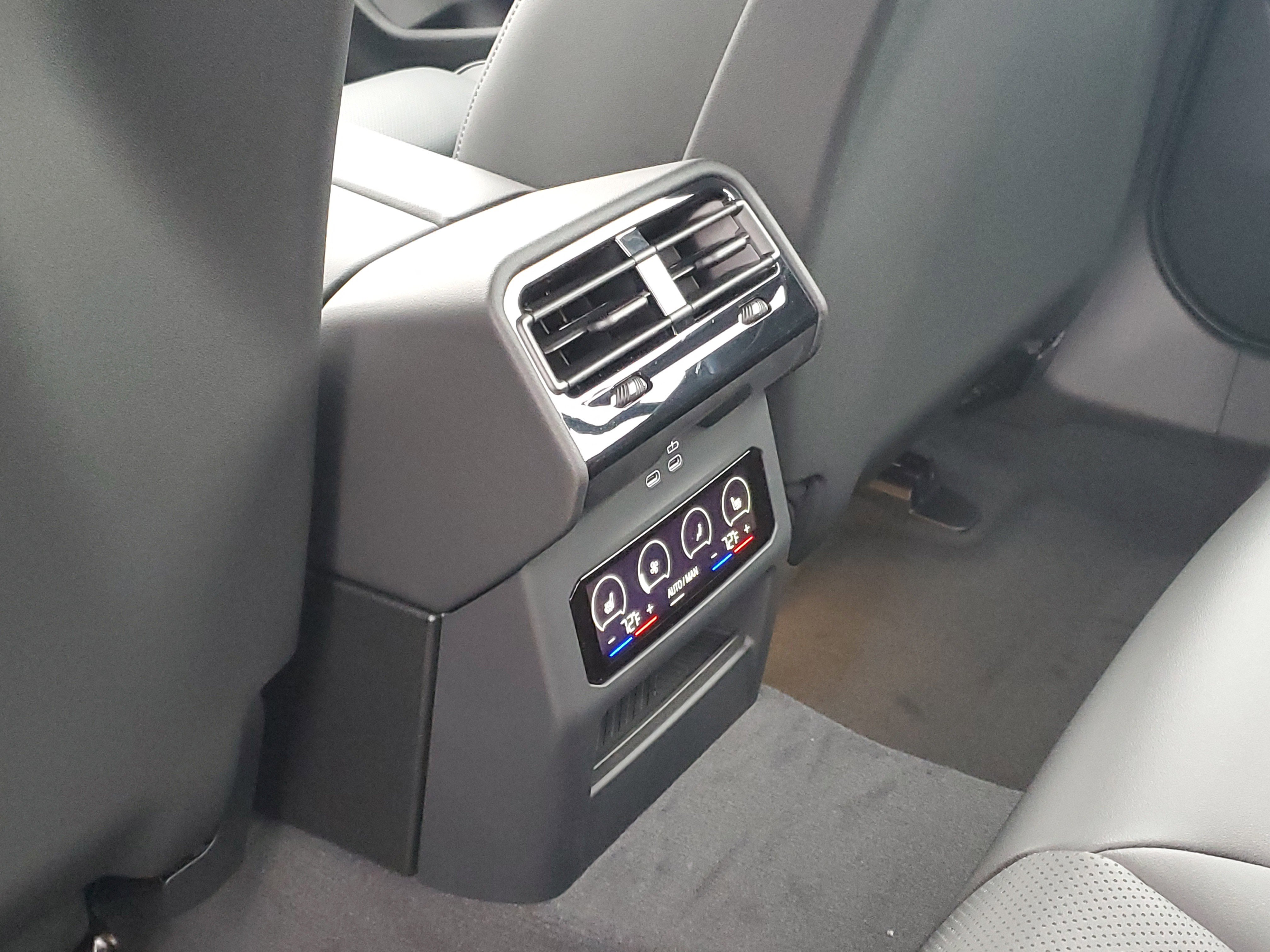 New 2026 BMW 530i xDrive w/ M Sport Package image 25