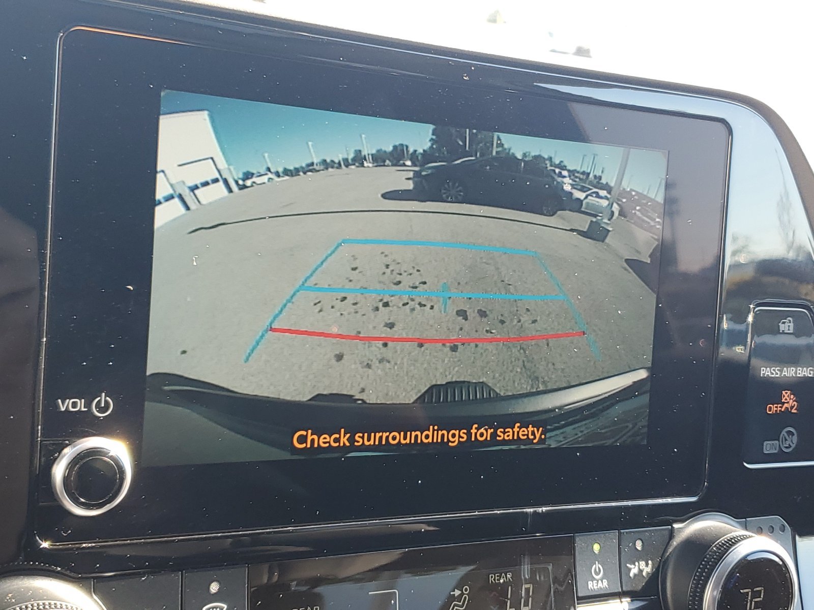 Used 2024 Toyota Highlander XLE AWD/4WD image 29