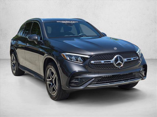 Used 2025 Mercedes-Benz GLC 350e 4MATIC image 3