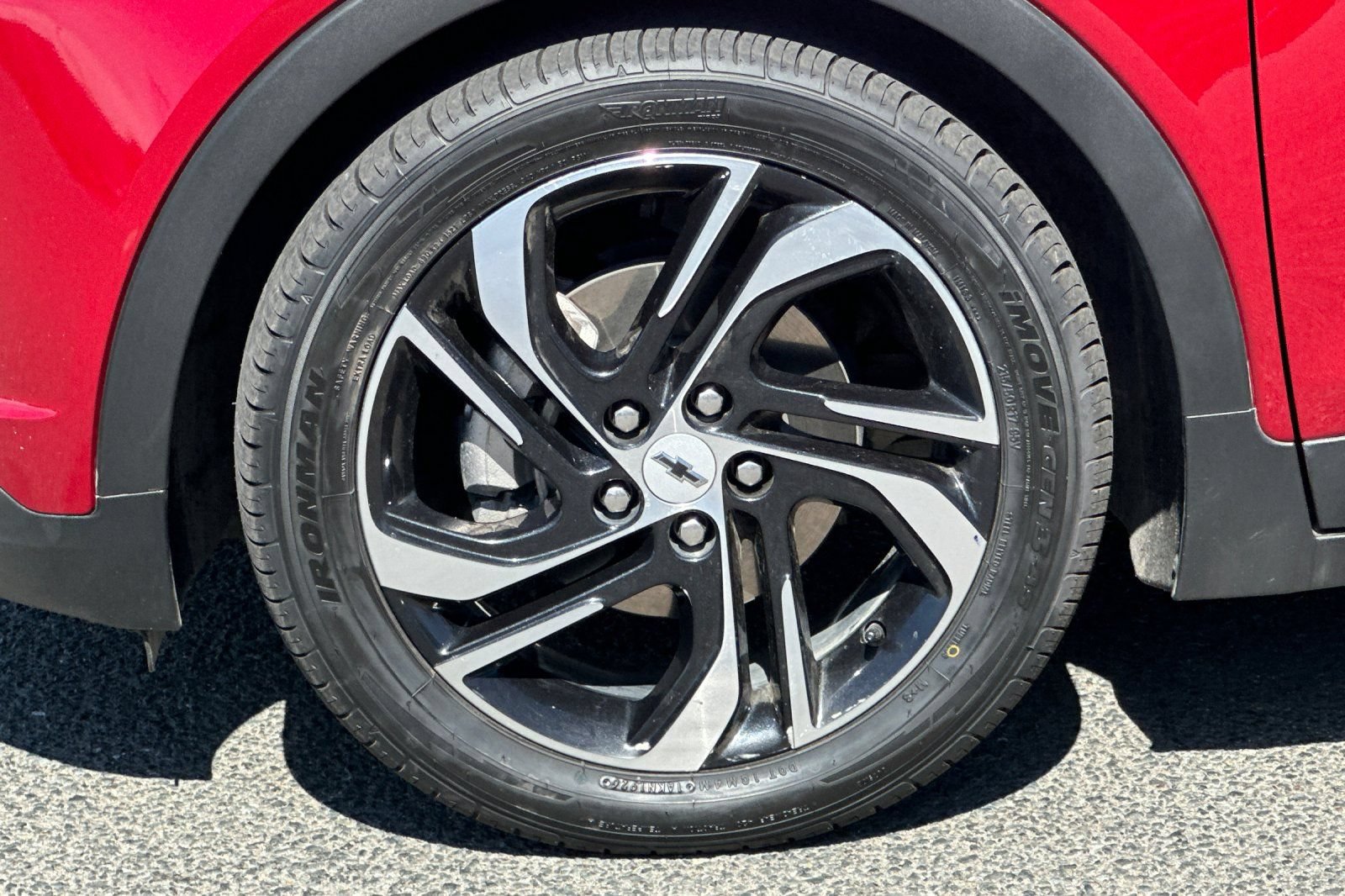 Used 2023 Chevrolet Bolt LT w/ Infotainment Package FWD image 26