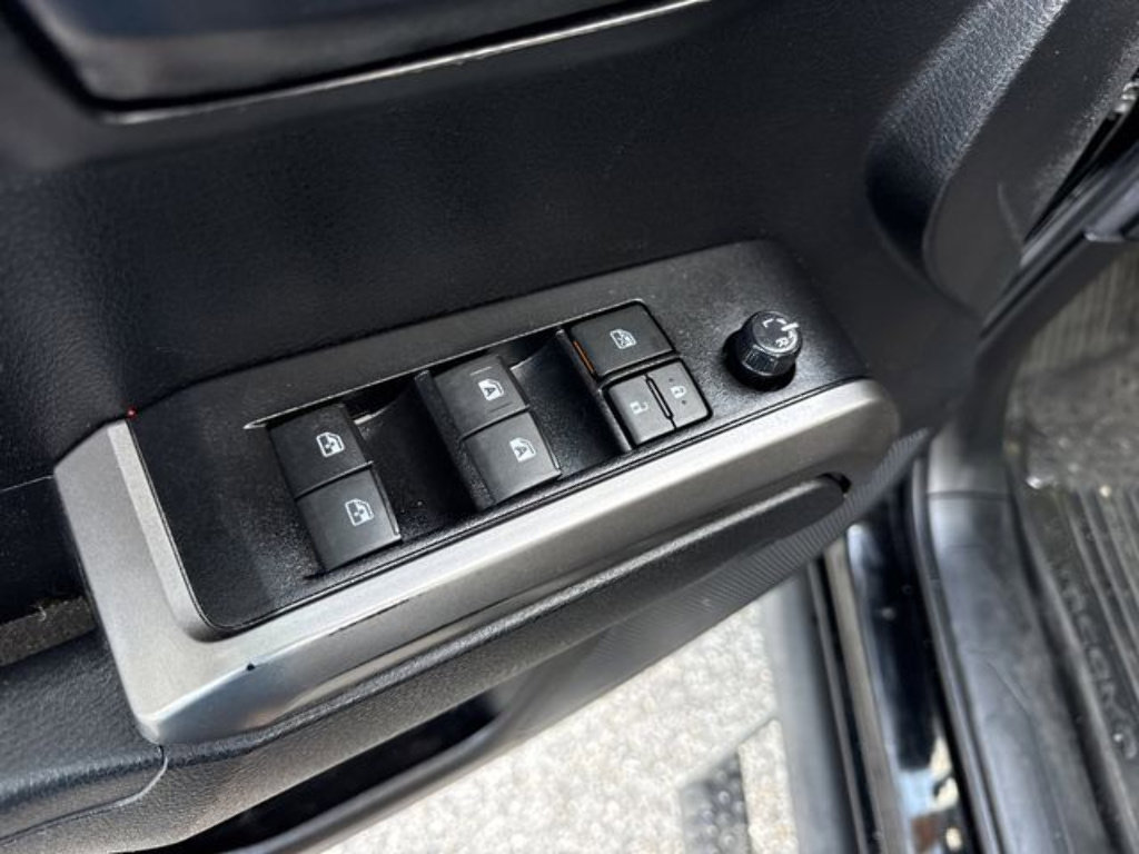Used 2023 Toyota Tacoma SR5 w/ Technology Package AWD/4WD image 63