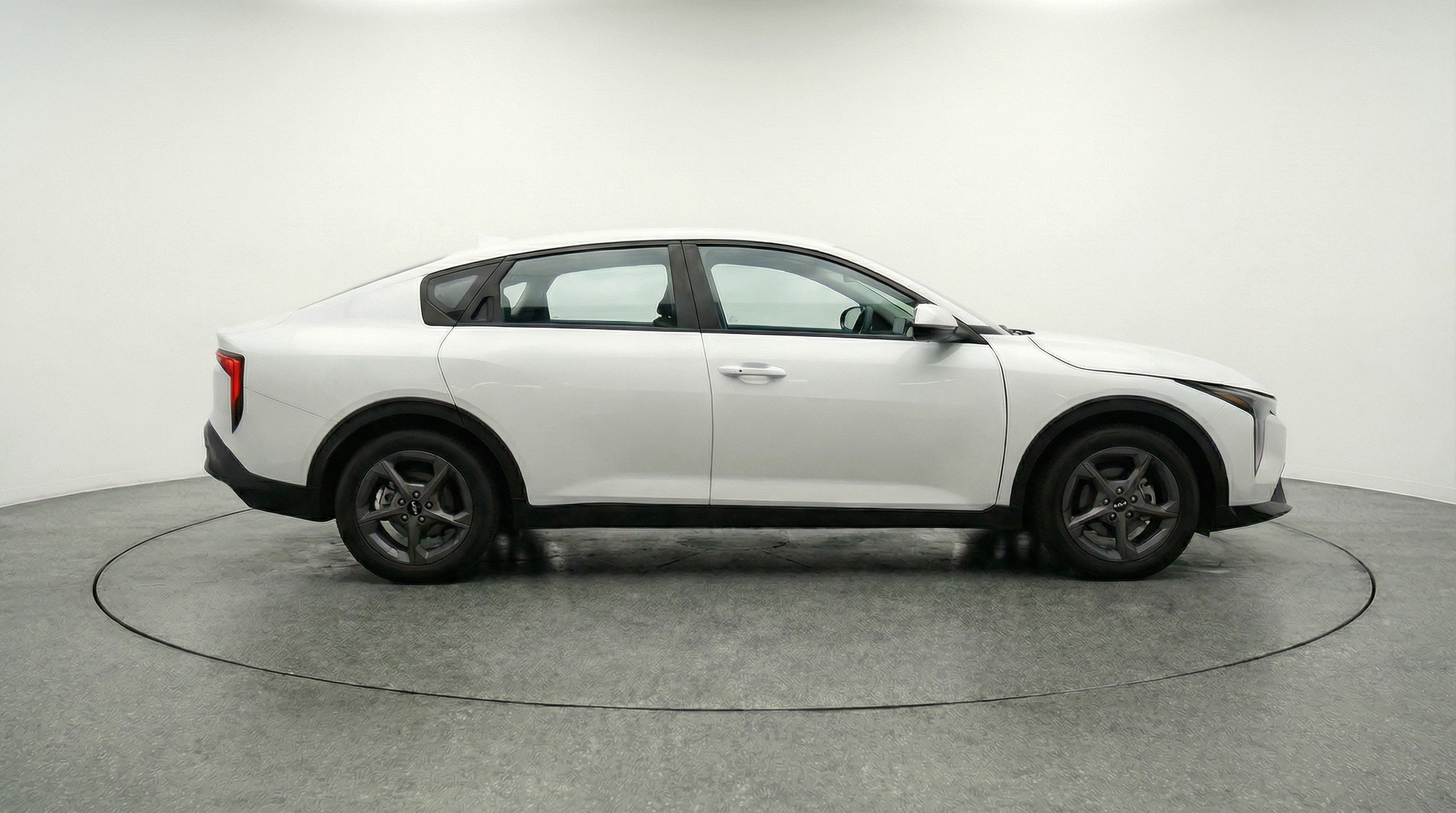 Used 2025 Kia K4 LXS image 11