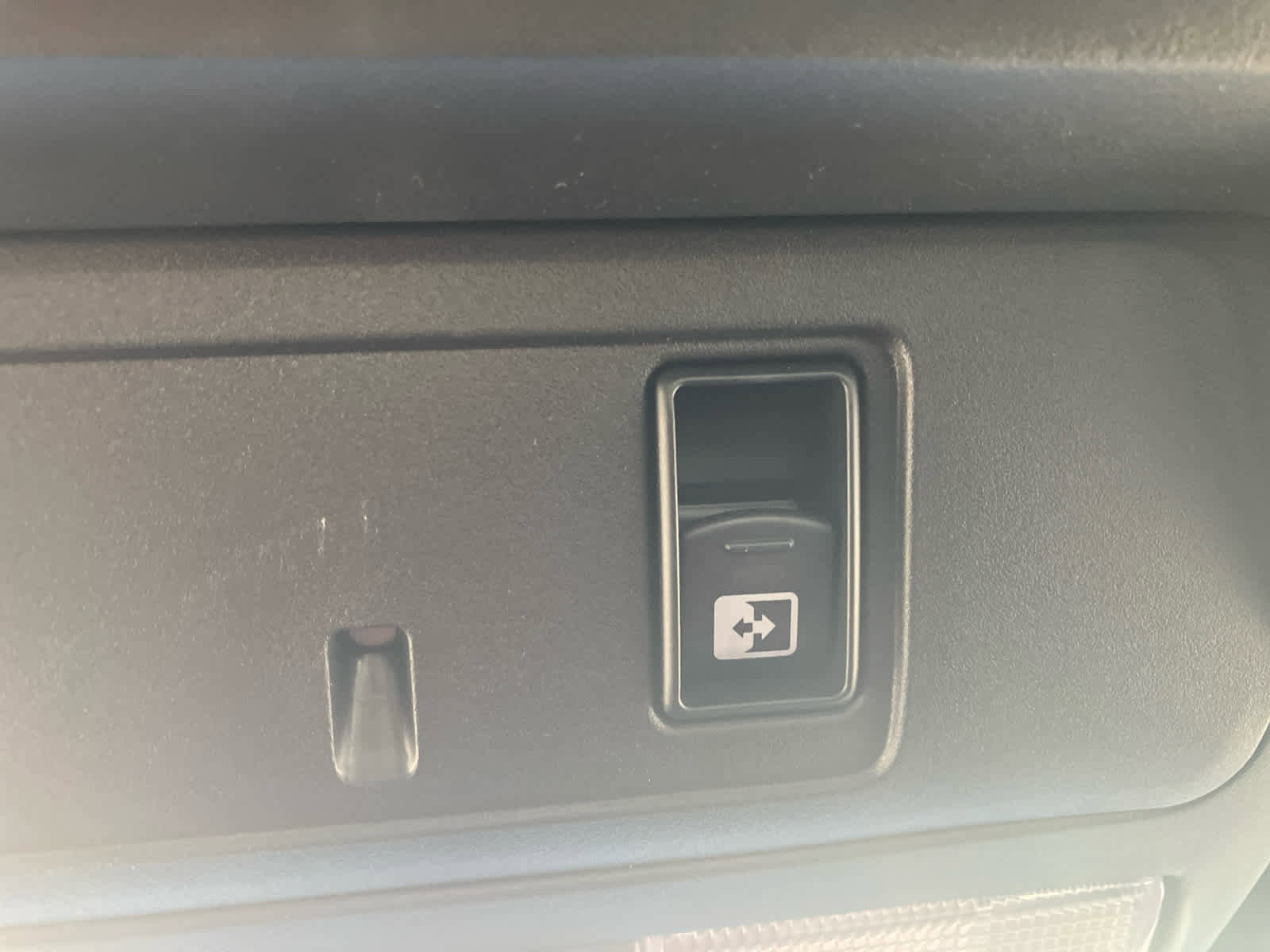 Used 2024 Nissan Titan PRO-4X w/ Pro-4x Convenience Package image 23