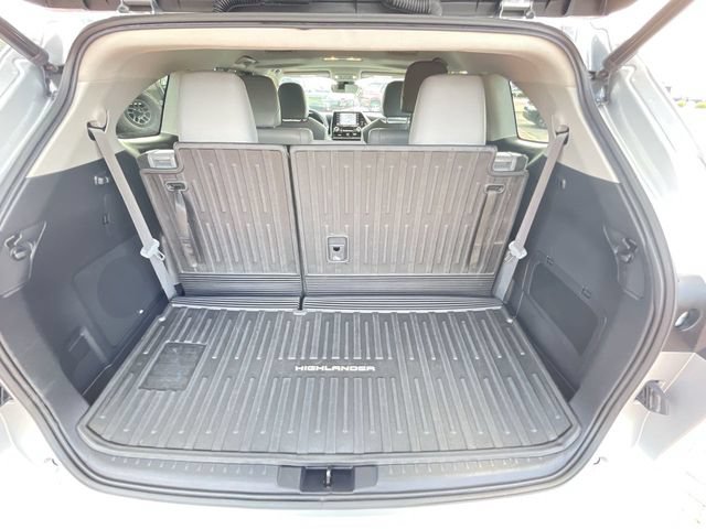 Used 2021 Toyota Highlander Limited FWD image 33