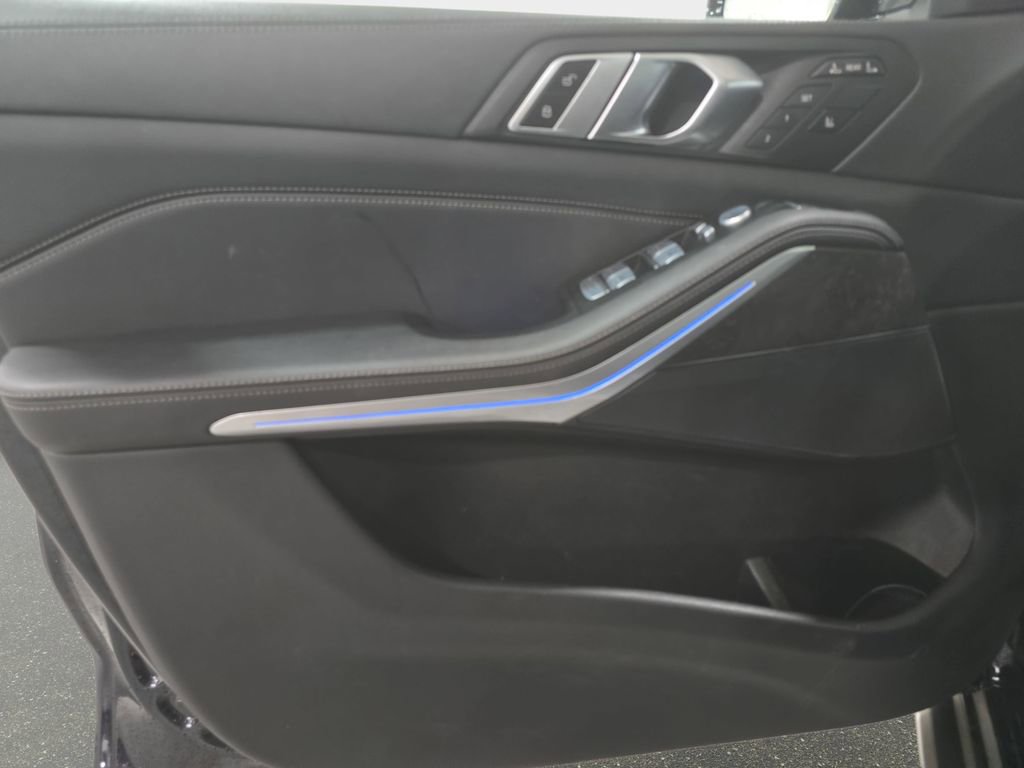 Certified 2023 BMW X7 xDrive40i w/ M Sport Package image 23