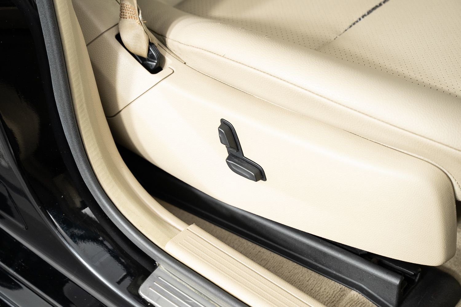 Used 2010 Mercedes-Benz GLK 350 2WD image 29