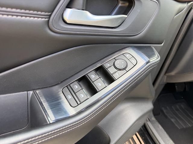 Used 2023 Nissan Rogue SV w/ SV Premium Package AWD/4WD image 17