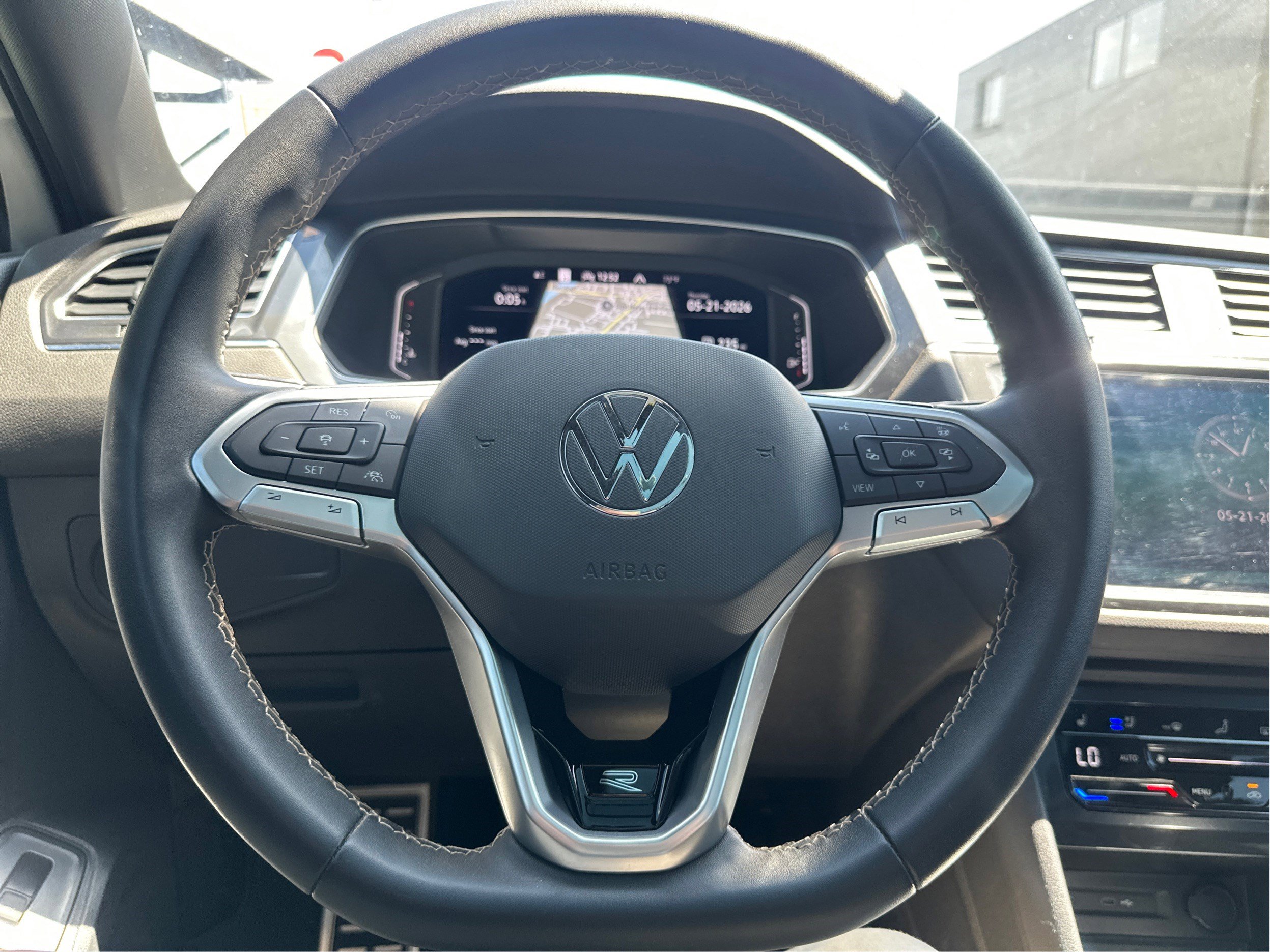 Used 2023 Volkswagen Tiguan SEL R-Line AWD/4WD image 18