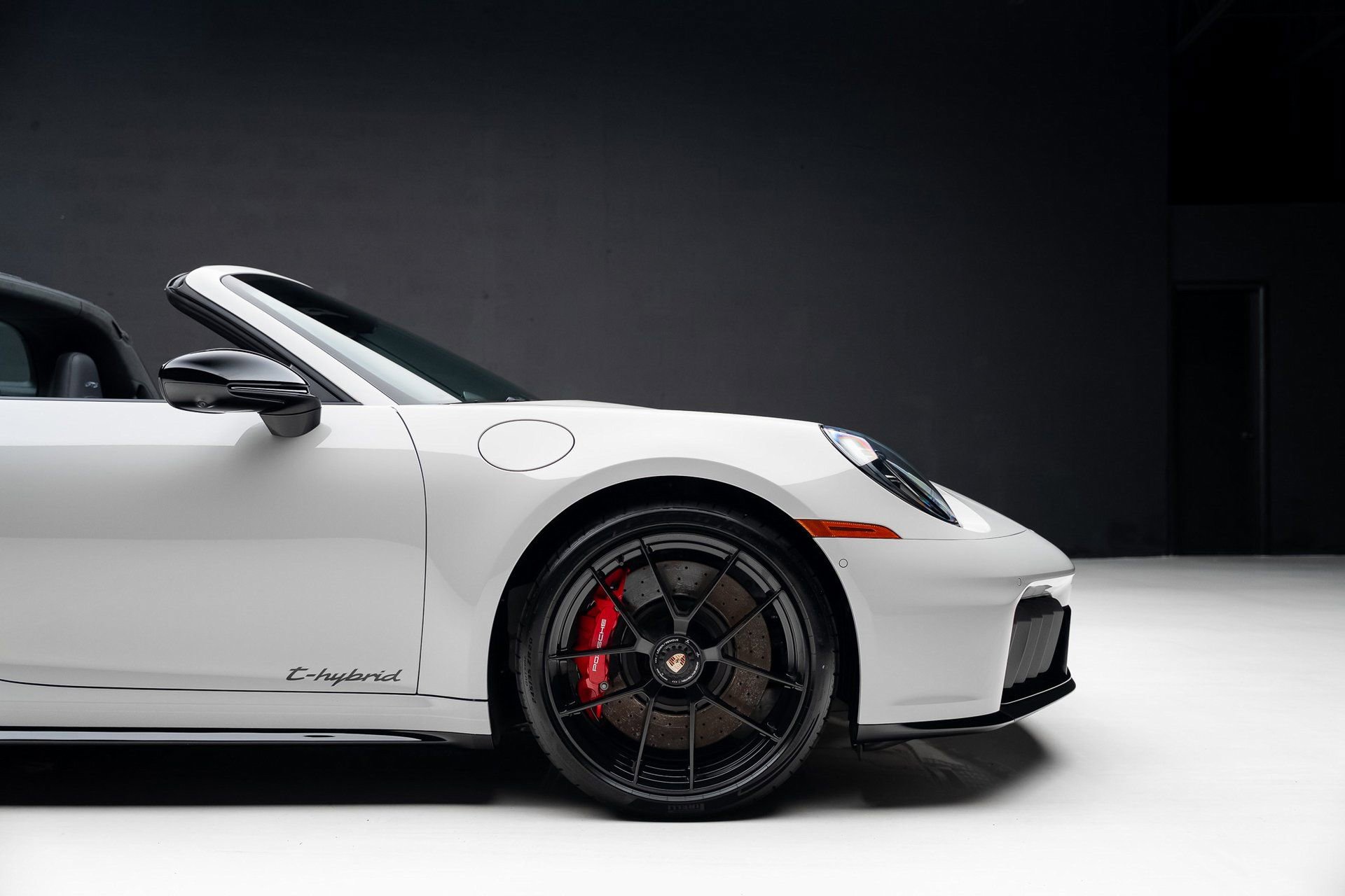 Used 2025 Porsche 911 Targa 4 GTS w/ Premium Package image 40