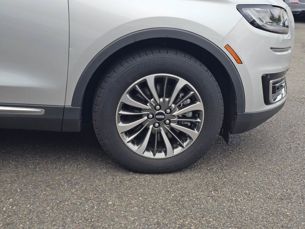 Used 2019 Lincoln Nautilus Select AWD/4WD image 9