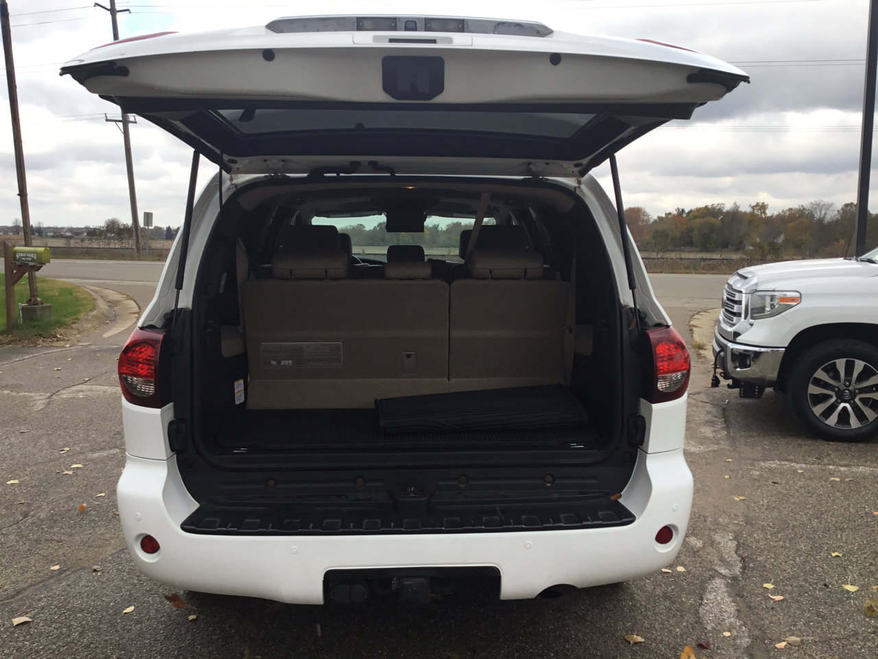 Used 2019 Toyota Sequoia Limited w/ Safety & Convenience Package image 25