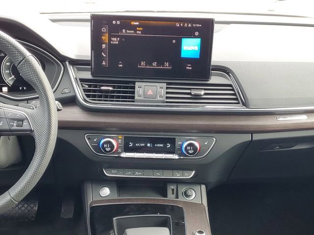 Used 2025 Audi Q5 e Premium Plus w/ Premium Plus Package image 37